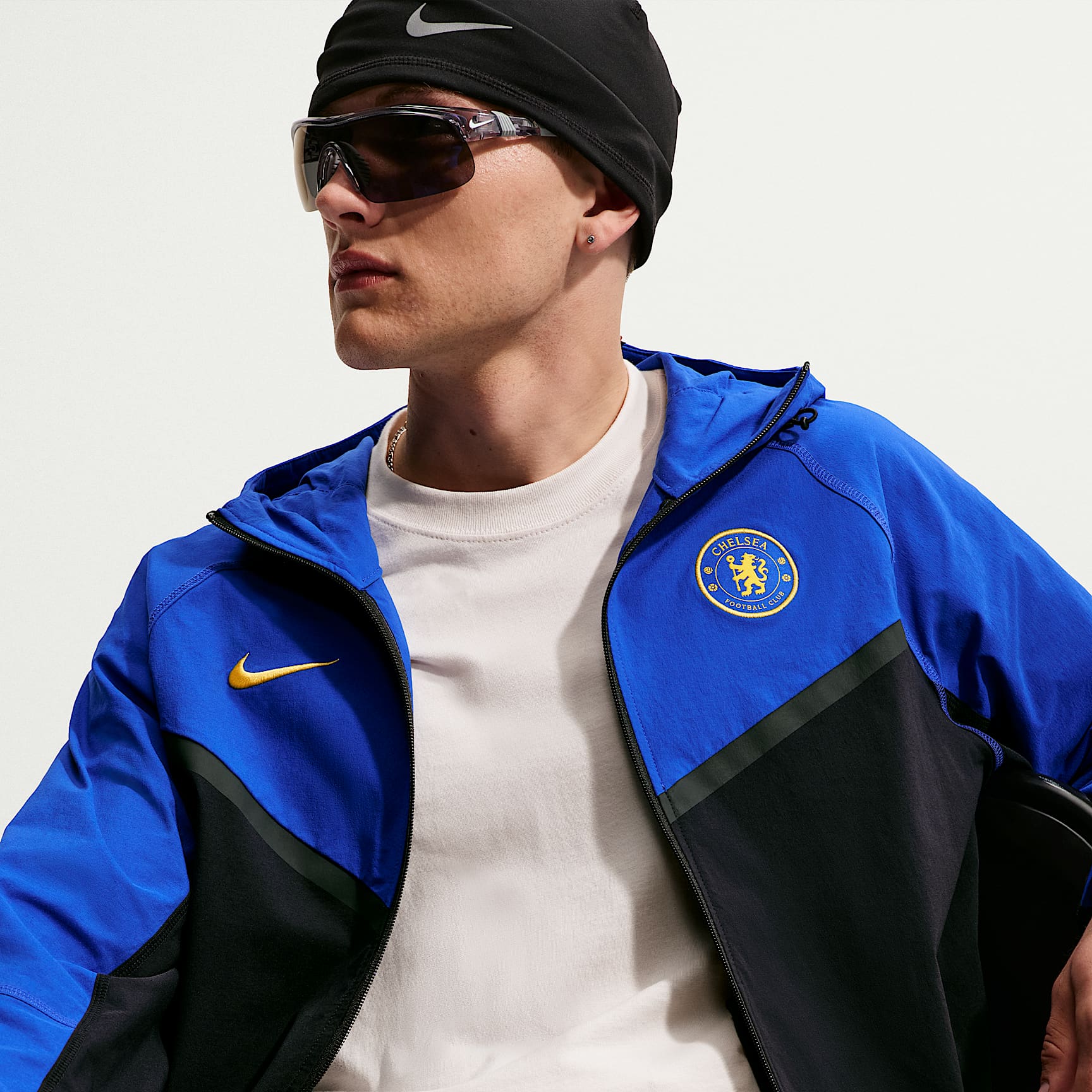 Chelsea F.C. Tech Windrunner Men's Nike Football Woven Full-Zip